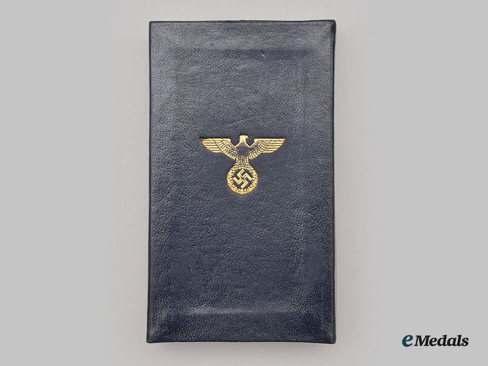 germany,_nsdap._a_long_service_award,_ii_class_for15_years_with_case,_by_karl_wurster_l22__mnc4206_116