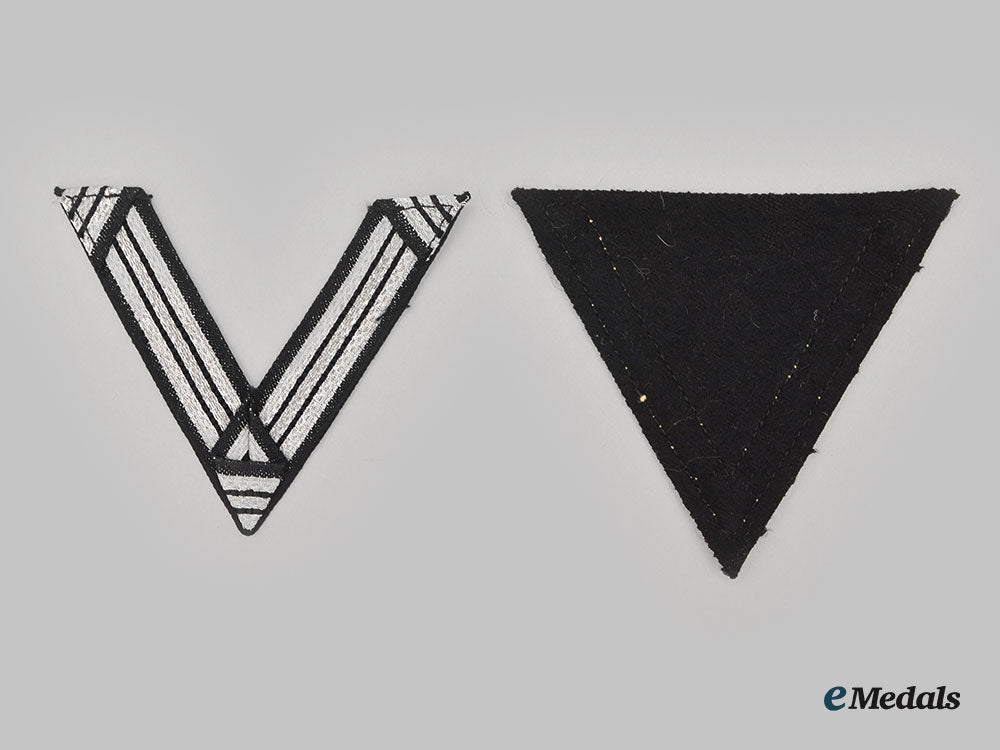 germany,_ss._a_pair_of_mint_rank_insignia_l22__mnc4692_046