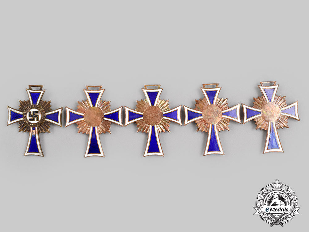 germany,_third_reich._a_lot_of_honour_crosses_of_the_german_mother_l22_mnc0031_109