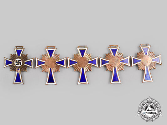 germany,_third_reich._a_lot_of_honour_crosses_of_the_german_mother_l22_mnc0031_109