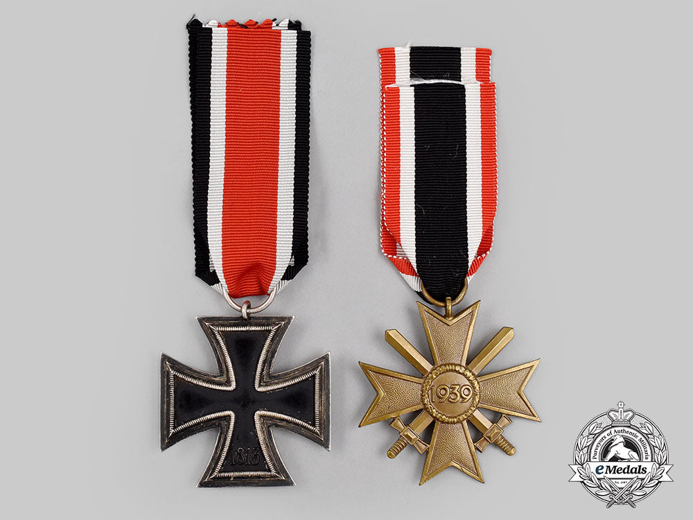 germany,_wehrmacht._a_pair_of_service_decorations_l22_mnc0062_123