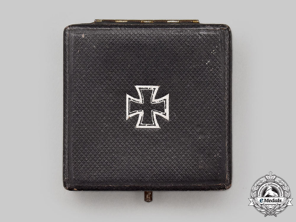germany,_imperial._a1914_iron_cross_i_class,_with_case_l22_mnc0102_947