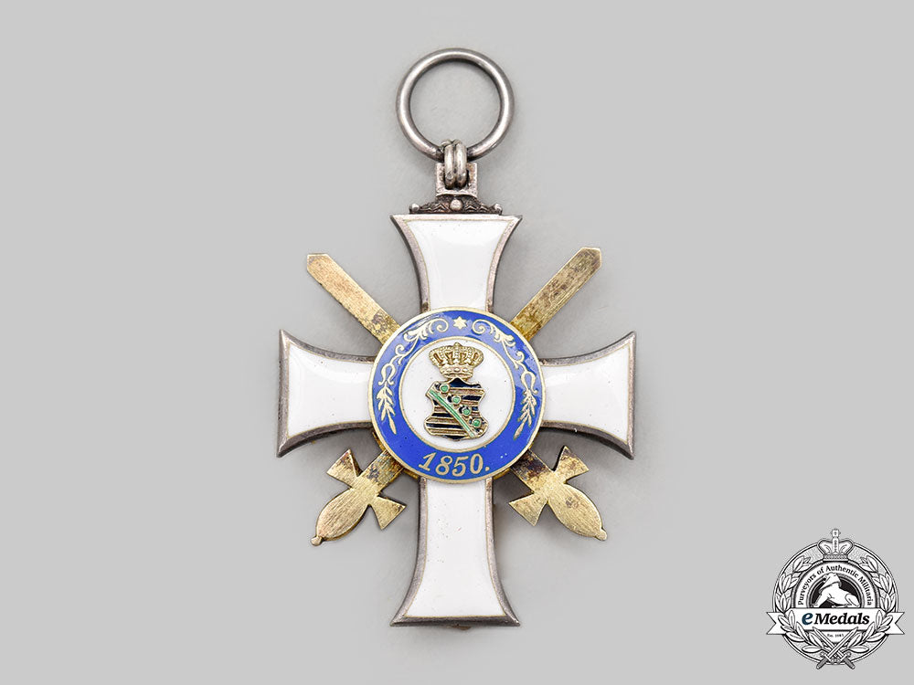 saxony,_kingdom._an_albert_order,_ii_class_knight’s_cross_with_swords_and_case,_by_g.a._scharffenberg,_c.1890_l22_mnc0129_951