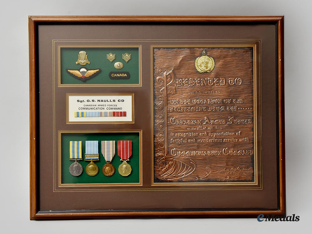 canada,_commonwealth._service_medals_and_plaque_dedicated_to_sergeant_g.s._naulls,_canadian_armed_forces_l22_mnc0145_530