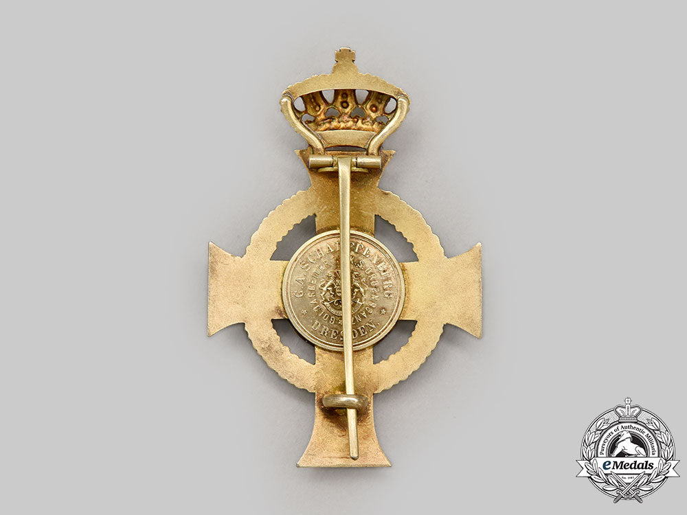 saxony,_kingdom._an_albert_order,_officer’s_cross_with_case,_by_g.a._scharffenberg,_c.1910_l22_mnc0152_966_1_1_1