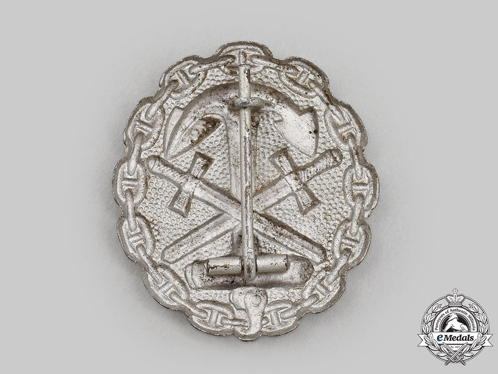 germany,_imperial._a_naval_wound_badge,_silver_grade_l22_mnc0182_104_1