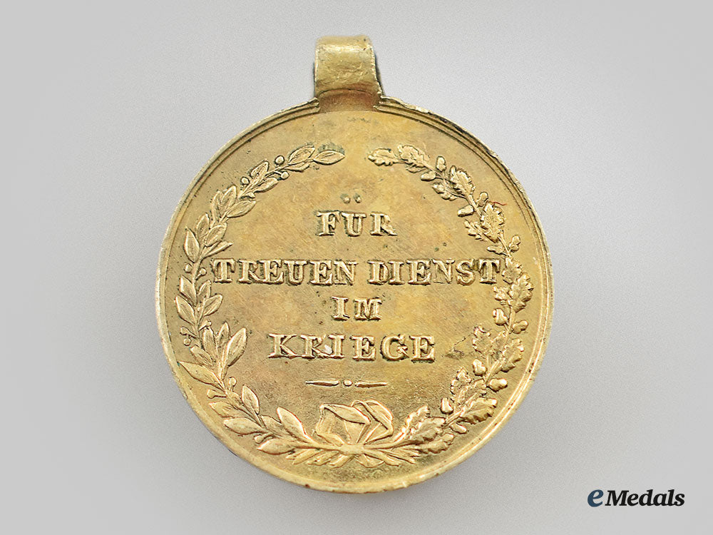 hesse-_darmstadt,_grand_duchy._a_rare_miniature_field_honour_decoration_in_gold_l22_mnc0236_531_1