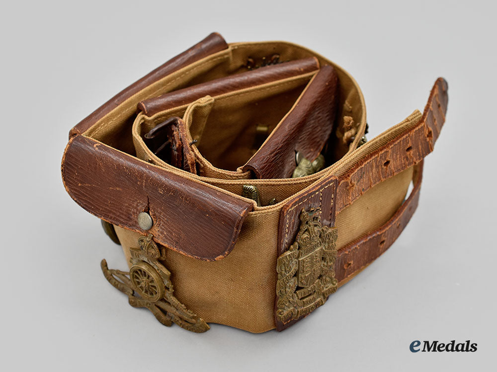 united_kingdom._a_first_world_war_belt_with_souvenir_buttons_and_cap_badges_l22_mnc0291_557