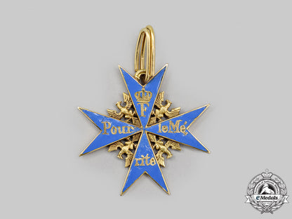 germany,_imperial._a_pour_le_mérite_in_gold,_collector’s_copy_dedicated_to_general_ernst_von_hoeppner_by_rothe,_c.1960_l22_mnc0294_875