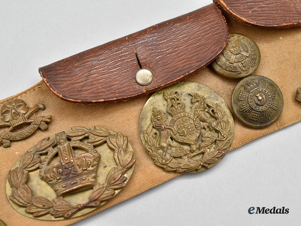 united_kingdom._a_first_world_war_belt_with_souvenir_buttons_and_cap_badges_l22_mnc0295_561