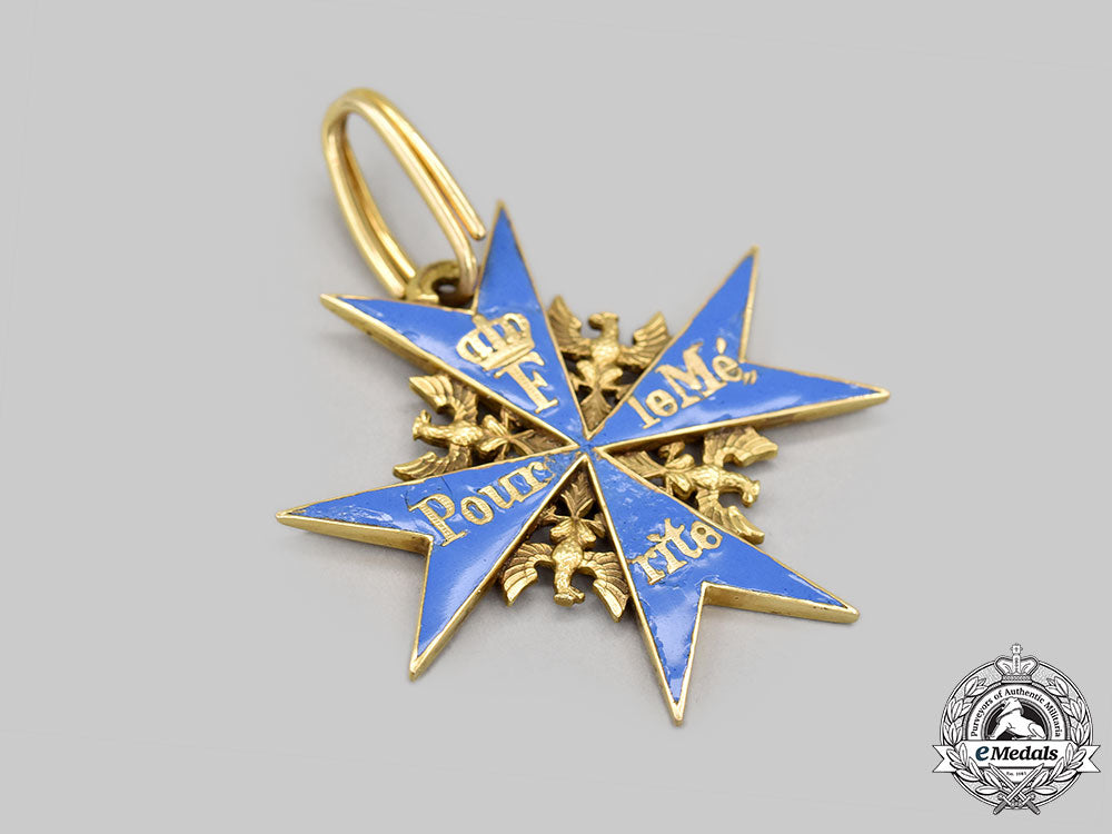 germany,_imperial._a_pour_le_mérite_in_gold,_collector’s_copy_dedicated_to_general_ernst_von_hoeppner_by_rothe,_c.1960_l22_mnc0295_877