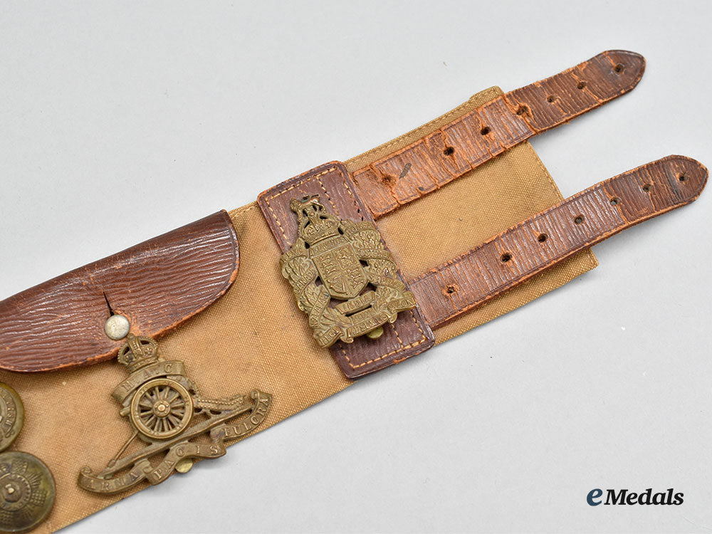 united_kingdom._a_first_world_war_belt_with_souvenir_buttons_and_cap_badges_l22_mnc0296_562