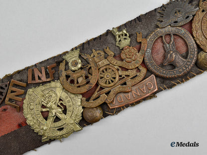united_kingdom._a_unique_belt_with_souvenir_buttons_and_cap_badges_l22_mnc0308_571