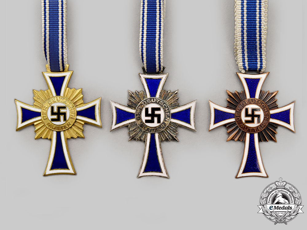 germany,_third_reich._a_lot_of_honour_crosses_of_the_german_mother,_all_grades_l22_mnc0318_052