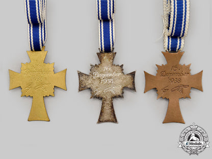 germany,_third_reich._a_lot_of_honour_crosses_of_the_german_mother,_all_grades_l22_mnc0323_053