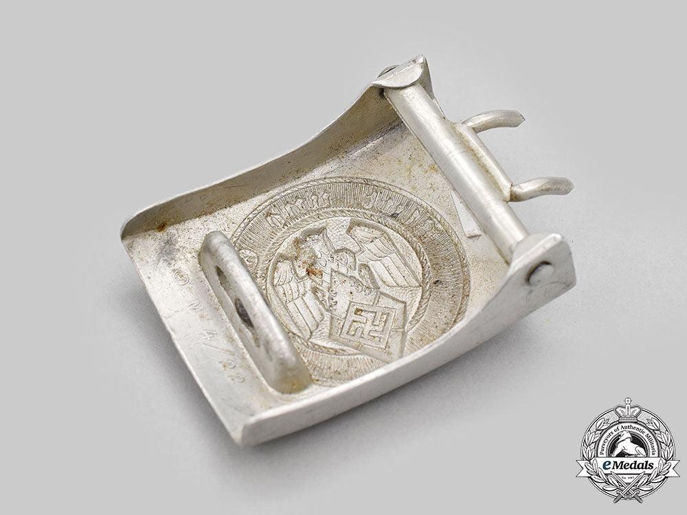 germany,_hj._a_belt_buckle_and_proficiency_badge_l22_mnc0344_201