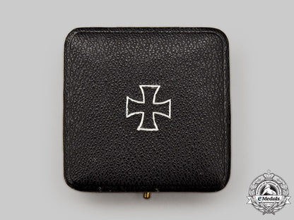 germany,_wehrmacht._a1939_iron_cross_i_class,_with_case,_by_wilhelm_deumer_l22_mnc0384_090