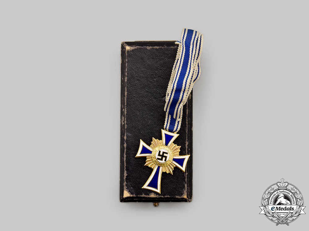germany,_third_reich._an_honour_cross_of_the_german_mother,_gold_grade,_by_ziemer&_söhne_l22_mnc0404c_897