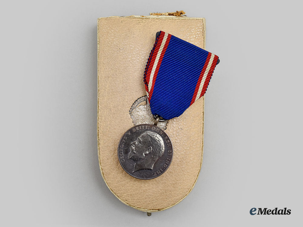 united_kingdom._a_royal_victorian_medal_in_case_and_box_l22_mnc0412_645_1_1