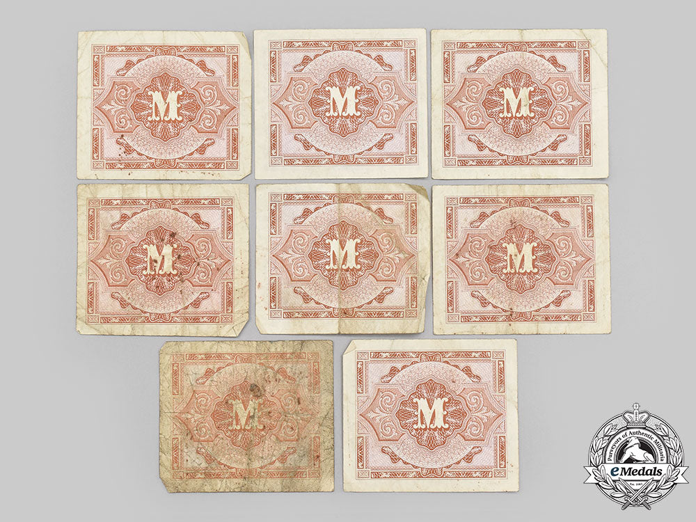 germany._a_lot_of_fifteen_post_second_war_allied_currency_bills_l22_mnc0442_262_1