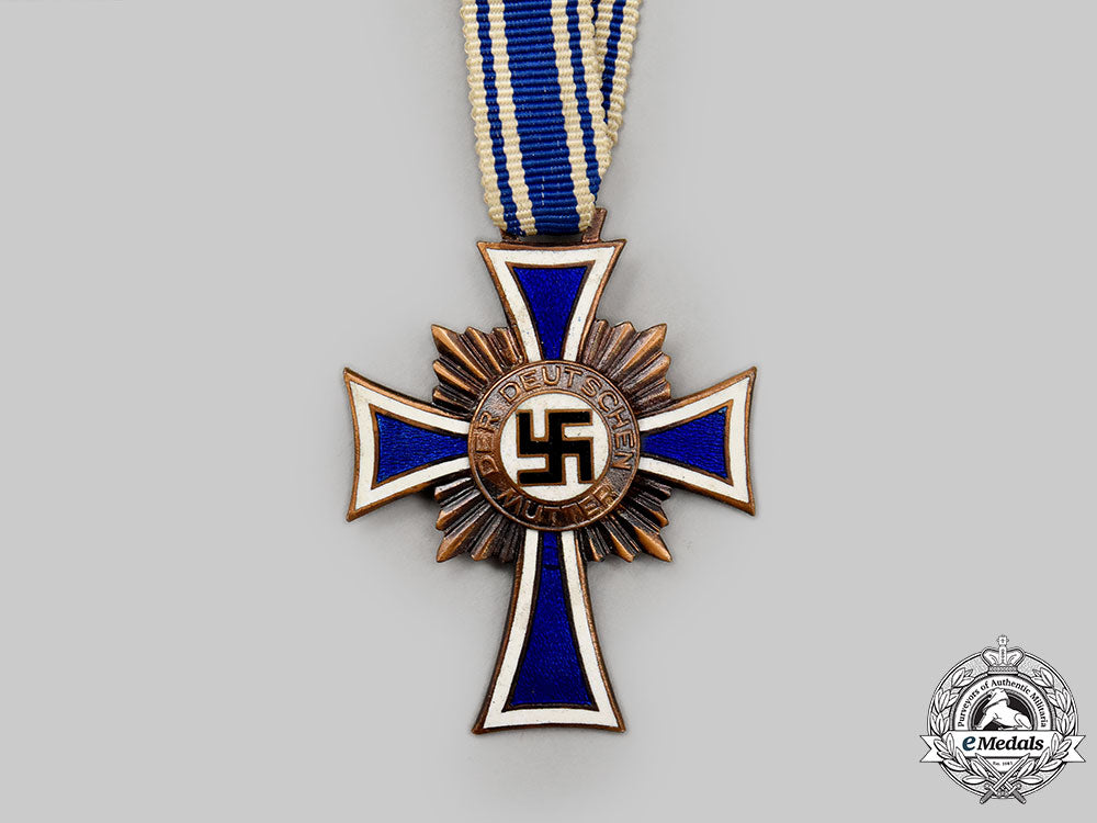 germany,_third_reich._a_lot_of_honour_crosses_of_the_german_mother,_all_grades_l22_mnc0462_910