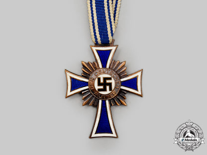 germany,_third_reich._a_lot_of_honour_crosses_of_the_german_mother,_all_grades_l22_mnc0462_910