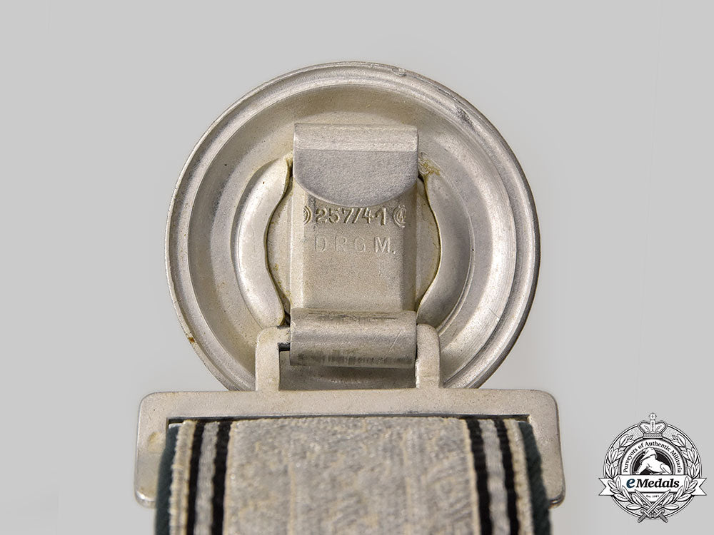 germany,_ordnungspolizei._a_mint_officer’s_brocade_and_buckle,_with_case_and_aiguillette_l22_mnc0583_918