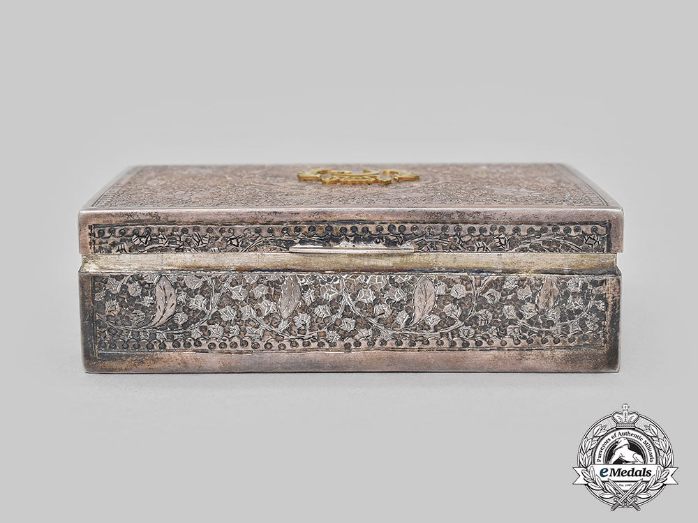 canada,_commonwealth._a_gift_of_a_silver_box_from_president_ayub_khan_to_lieutenant_fbg_lausanne,_cd,_rcasc_l22_mnc0586_274_1