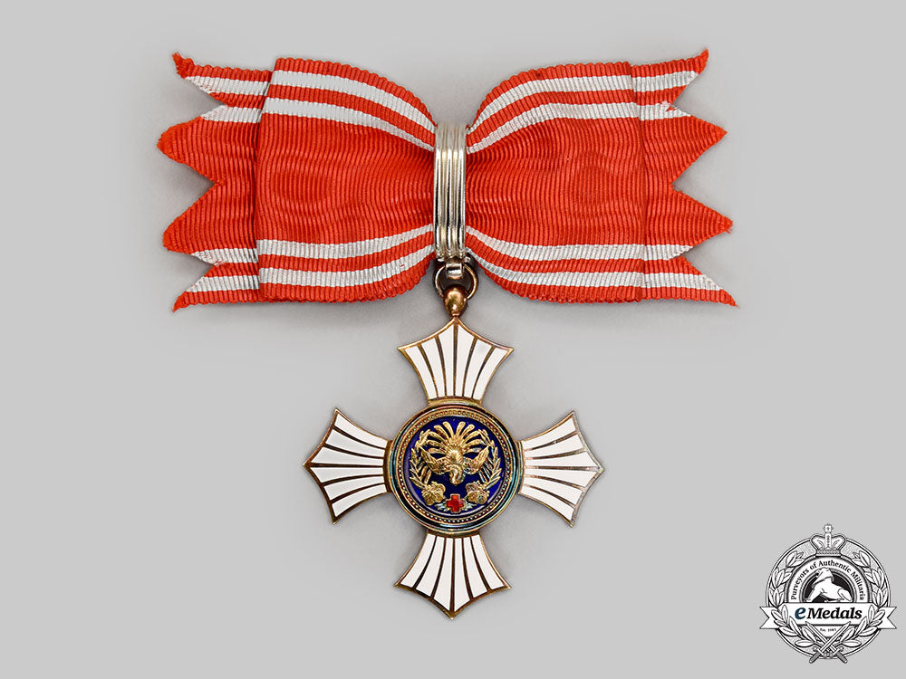 japan,_empire._a_japanese_red_cross_order_of_merit,_i_class_gold_grade_for_ladies_l22_mnc0591_187_1