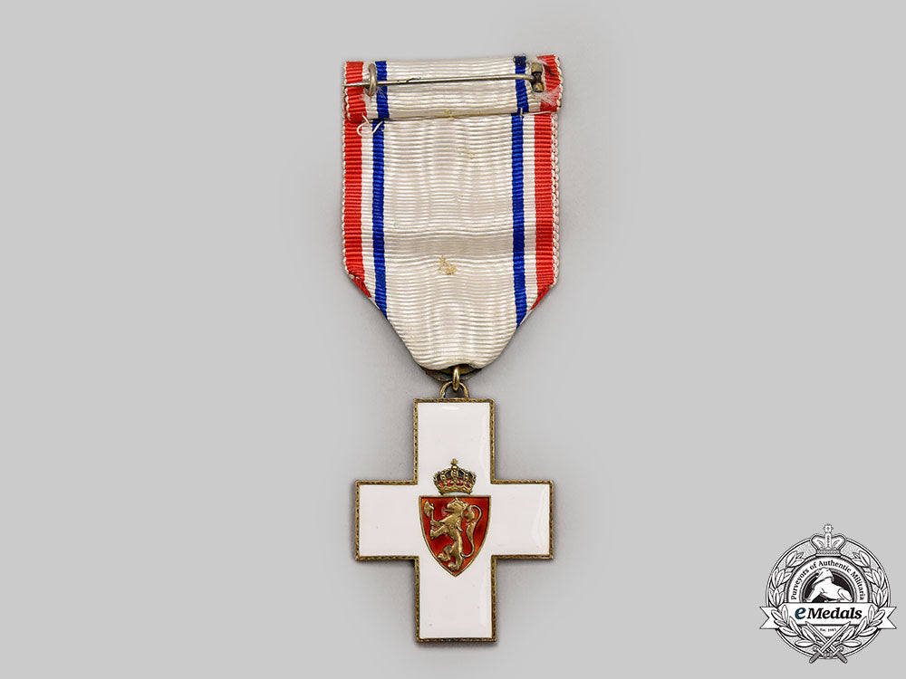 norway,_kingdom._a_norwegian_red_cross_honour_decoration_l22_mnc0602_194