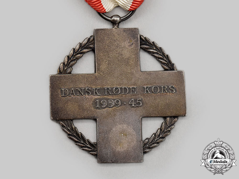 denmark,_kingdom._a_danish_red_cross_medal_for_relief_work1939-1945_l22_mnc0610_199