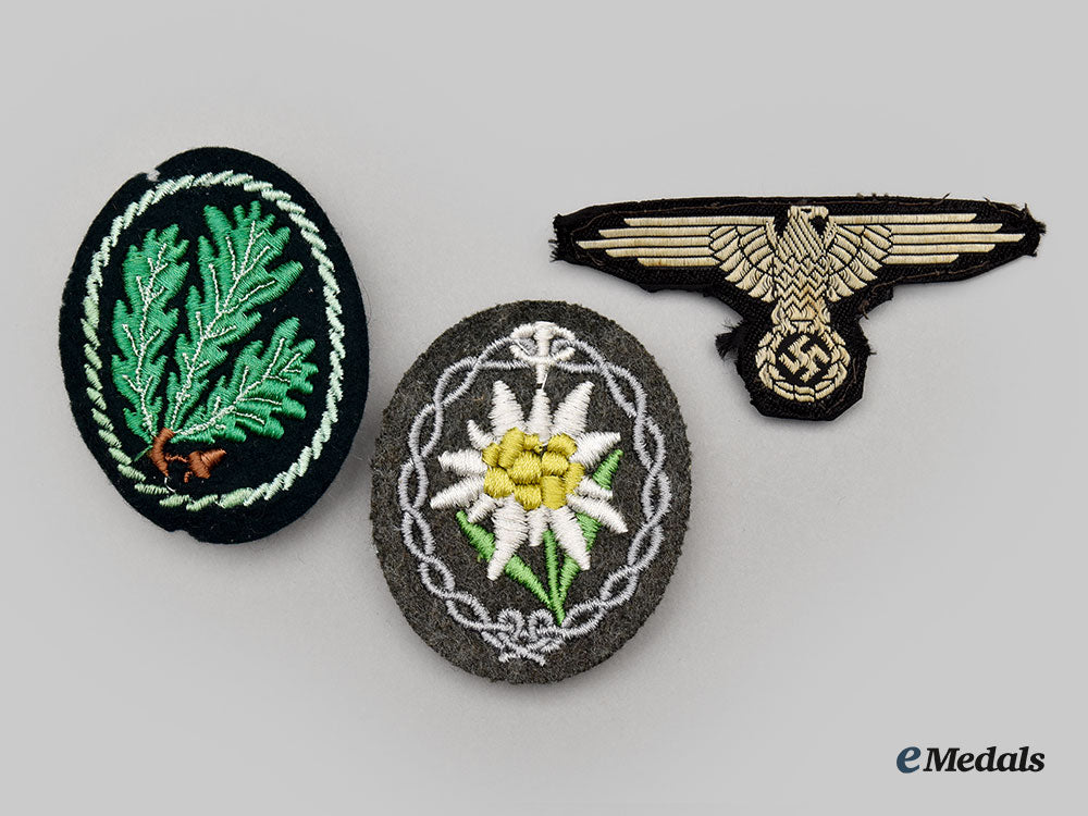 germany,_wehrmacht._a_mixed_lot_of_uniform_insignia_l22_mnc0664_599_1
