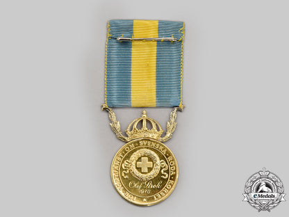 sweden,_kingdom._a_red_cross_merit_medal_for_voluntary_health_care_for_men,_i_class_gold_grade_l22_mnc0708_256_1_1