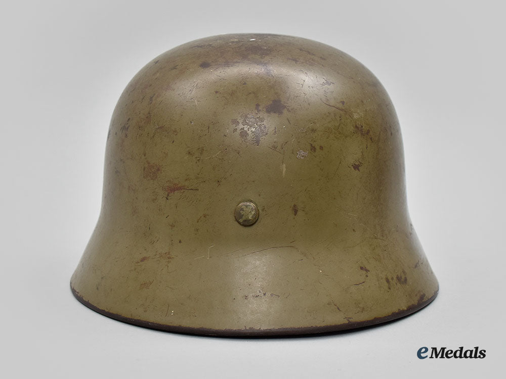norway,_kingdom._a_repurposed_m40_steel_helmet,_by_eisenhüttenwerk_thale_l22_mnc0735_980_1
