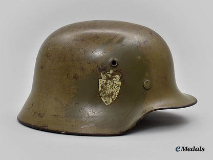 norway,_kingdom._a_repurposed_m40_steel_helmet,_by_eisenhüttenwerk_thale_l22_mnc0739_983_1