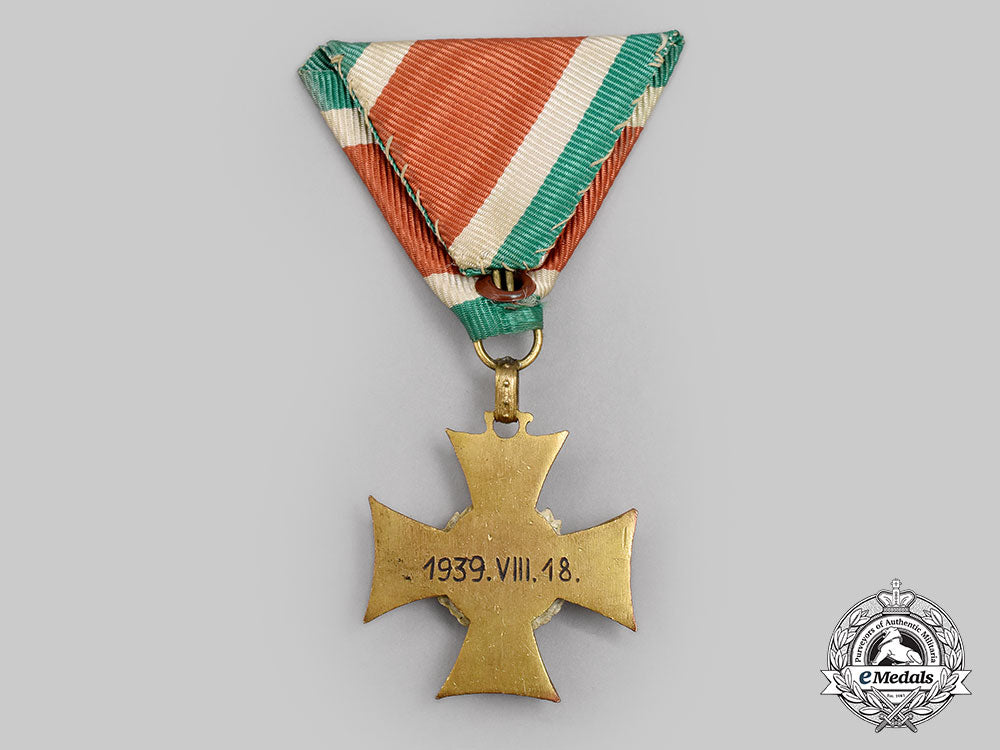 hungary,_kingdom._a_long_service_decoration_for_officers,_ii_class_l22_mnc0765_468_1