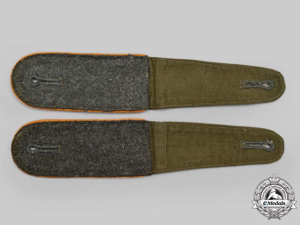 germany,_heer._a_set_of_tropical_cavalry/_reconnaissance_enlisted_personnel_shoulder_straps_l22_mnc0778_446_1