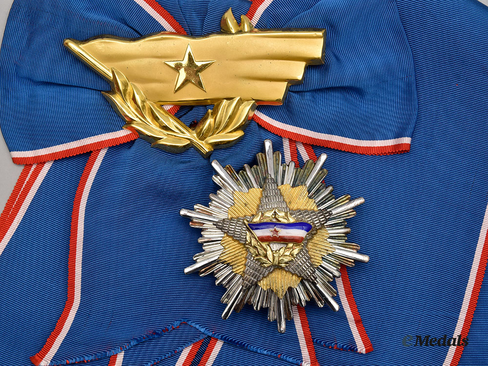 yugoslavia,_socialist_federal_republic._an_order_of_the_yugoslav_flag,_i_class_set,_cased_l22_mnc0794_750