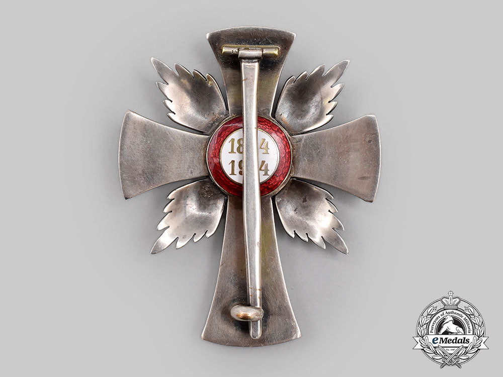 austria,_imperial._a_badge_of_honour_for_services_to_the_red_cross,_star_of_merit,_collector’s_example_c.1970_l22_mnc0819_493