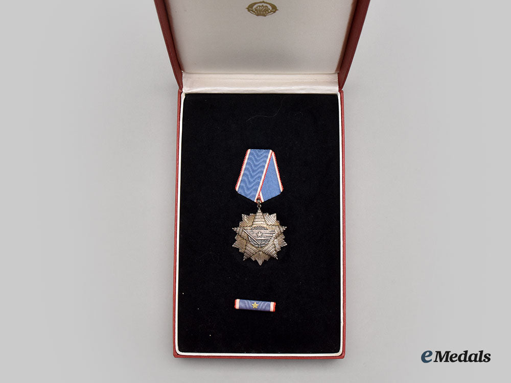 yugoslavia,_socialist_federal_republic._an_order_of_the_yugoslav_flag,_v_class,_cased_l22_mnc0854_779