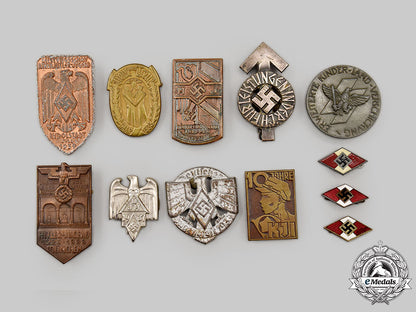germany,_third_reich._a_mixed_lot_of_badges_l22_mnc0900_465_1