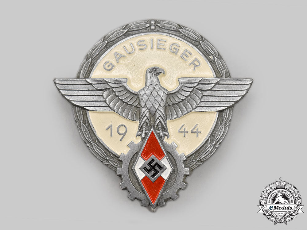 germany,_hj._a1944_national_trade_competition_victor’s_badge,_silver_grade_with_case,_by_gustav_brehmer_l22_mnc0913_361