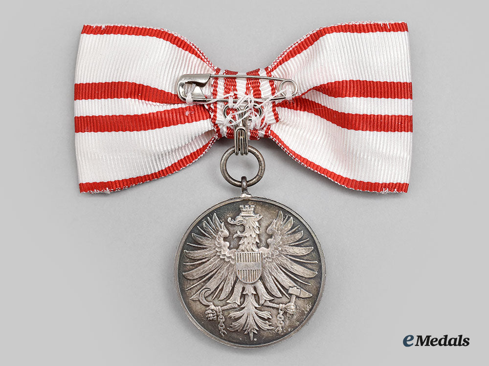 austria,_republic._an_innsbruck1964_olympic_medal,_silver_medal_in_case_l22_mnc0916_823_1