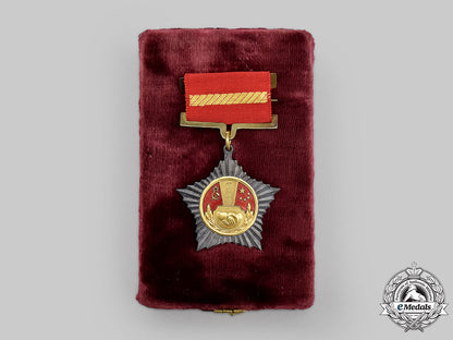 russia,_soviet_union._a_skoga_medal_and_certificate_to_named_recipient_for_sino-_soviet_civil_aviation_join_stock_company_achievement,1954_l22_mnc0953_537