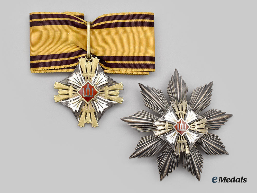 lithuania,_republic._an_order_of_gediminas,_ii_class_set_and_award_document_to_alberto_d'agostino,_c.1936_l22_mnc0995_851_1