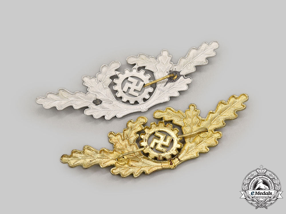 germany,_daf._a_pair_of_visor_cap_insignia_l22_mnc1070_502