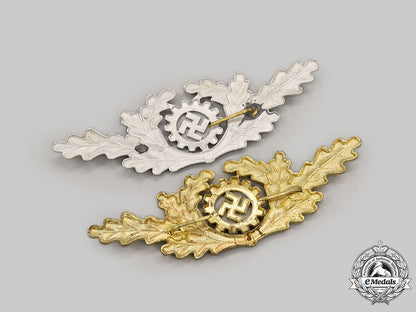 germany,_daf._a_pair_of_visor_cap_insignia_l22_mnc1070_502