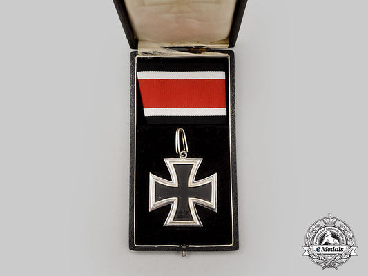 germany,_federal_republic._a_knight’s_cross_of_the_iron_cross,_postwar_veteran’s_example_with_case,_c.1950_l22_mnc1084_525