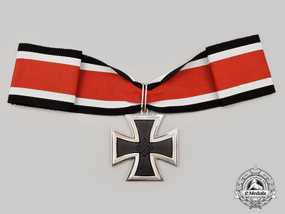 germany,_federal_republic._a_knight’s_cross_of_the_iron_cross,_postwar_veteran’s_example_with_case,_c.1950_l22_mnc1089_522