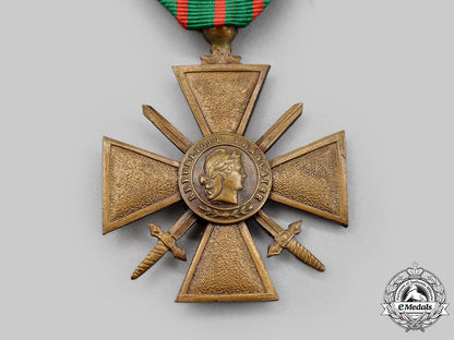 canada,_dominion._a_father_and_son_group_to_manitoba_boatman_t.h_atkinson,_egypt_medals_and_son,_first_war_medals_l22_mnc1089_592
